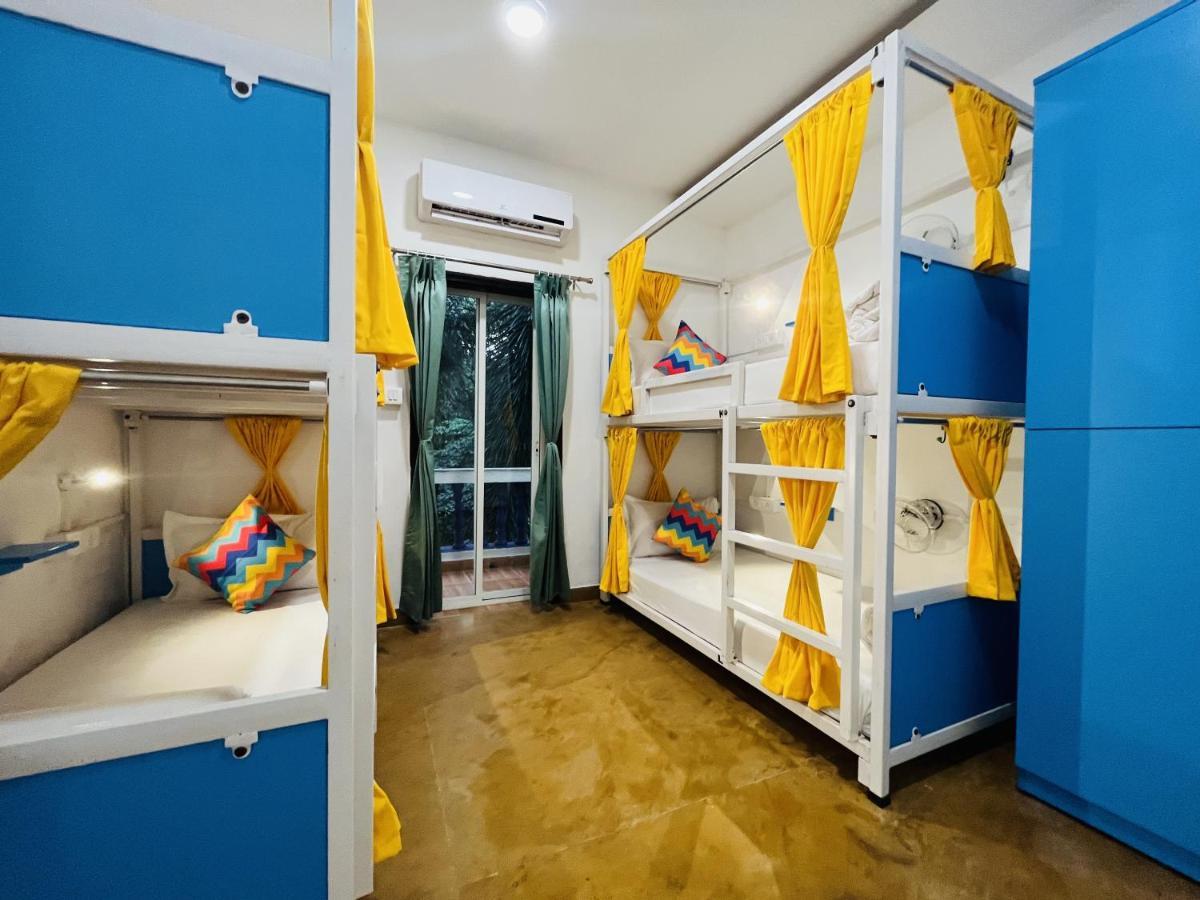 Gostops Plus Goa Vagator Velha Goa Exterior foto